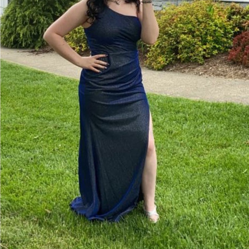 David’s bridal prom dress midnight blue with iridescent shimmer size 8